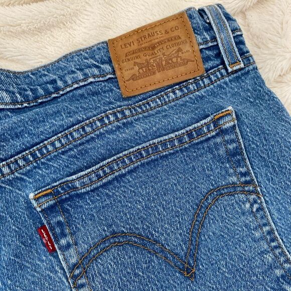 Levi’s Wedgie Straight premium denim jeans - Picture 4 of 12